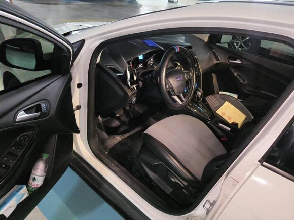 [青岛·鲁B] 二手福特福克斯2018款 两厢经典 1.6L 自动风尚型智行版