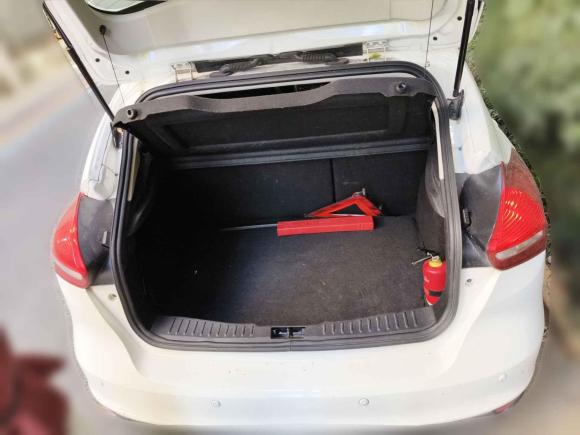 [无锡·苏B] 二手福特福克斯2017款 两厢 1.6L 手动舒适型智行版