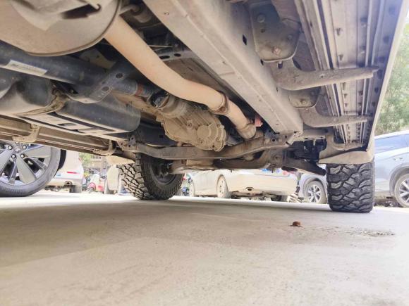 [西安·新A] 二手江铃驭胜S3502013款 2.4T 自动四驱柴油豪华版5座