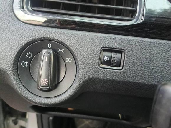 [武汉·鄂A] 二手大众桑塔纳2015款 1.6L 自动舒适版