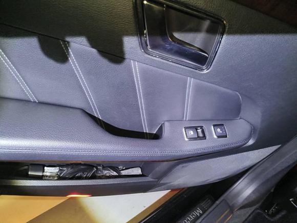 [深圳·粤B] 二手奔驰奔驰E级2014款 改款 E 300 L