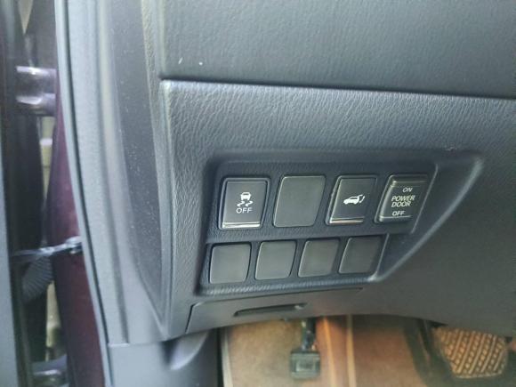 [深圳·粤B] 二手英菲尼迪英菲尼迪QX602014款 2.5 S/C Hybrid 两驱卓越版