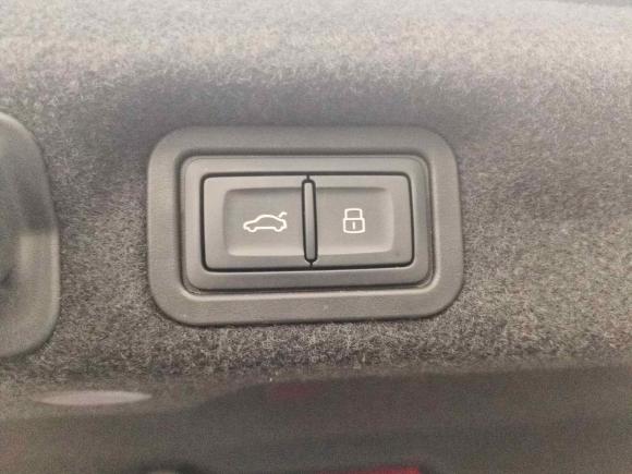 [上海·沪D] 二手奥迪奥迪A7L2024款 45 TFSI quattro 黑武士版