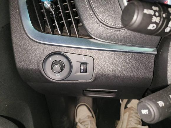 [武汉·鄂A] 二手荣威荣威RX52018款 20T 两驱自动互联网智尊版