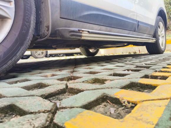 [上海·沪E] 二手奔腾奔腾X802015款 2.0L 自动豪华型