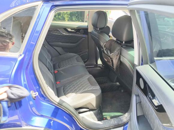 [上海·沪C] 二手红旗红旗HS52019款 2.0T 智联旗领版