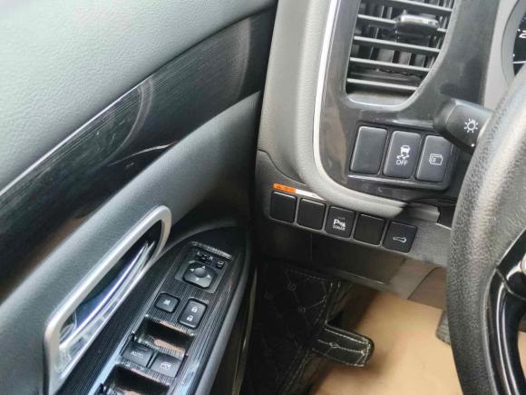 [上海·沪B] 二手三菱欧蓝德2018款 2.4L 四驱豪华版 7座