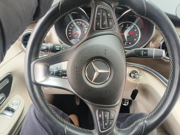 [上海·沪E] 二手奔驰奔驰V级2021款 V 260 领航版