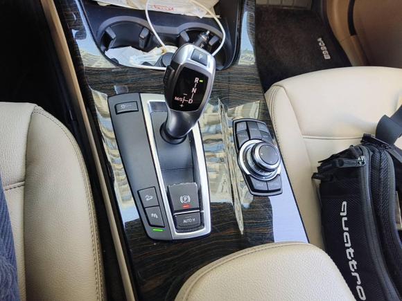 [上海·沪M] 二手宝马宝马X32012款 xDrive20i 豪华型