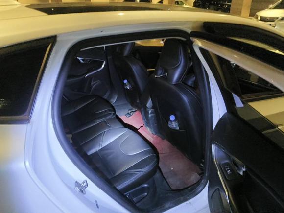 [上海·鲁G] 二手沃尔沃沃尔沃V402017款 T3 智逸版