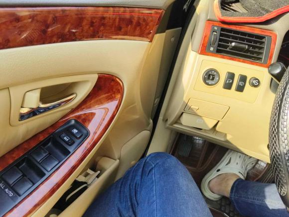 [南通·苏F] 二手丰田皇冠2007款 2.5L Royal 导航版