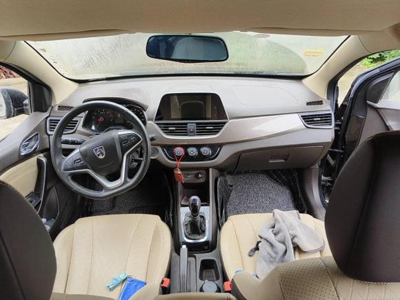 [上海·沪C] 二手宝骏宝骏310W2017款 1.5L 手动时尚型 国V