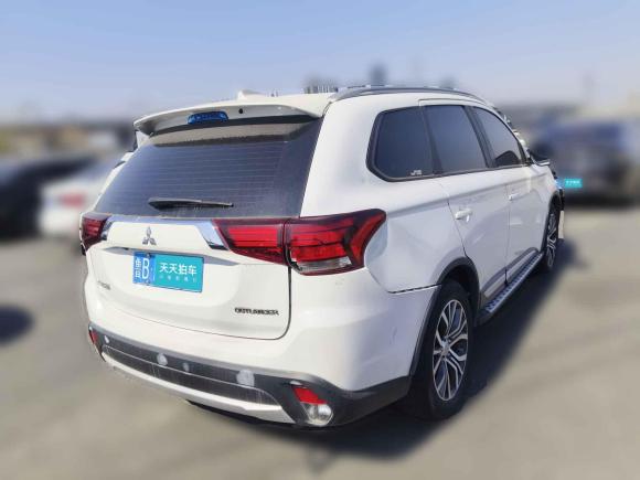 [杭州·鲁B] 二手三菱欧蓝德2017款 2.0L 两驱荣耀版 5座