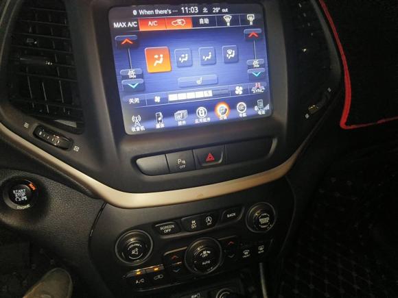 [广州·粤A] 二手Jeep自由光2016款 2.4L 专业智能版