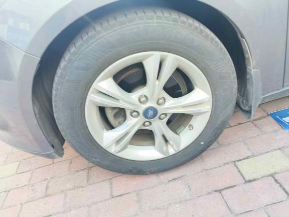 [南京·苏L] 二手福特福克斯2012款 三厢 1.6L 自动风尚型