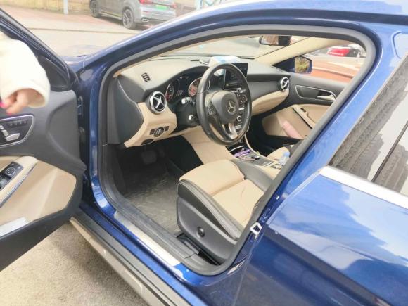 [上海·沪D] 二手奔驰奔驰GLA2018款 GLA 200 动感型