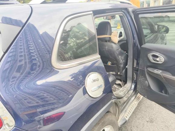 [深圳·粤B] 二手Jeep自由光2016款 2.4L 优越版