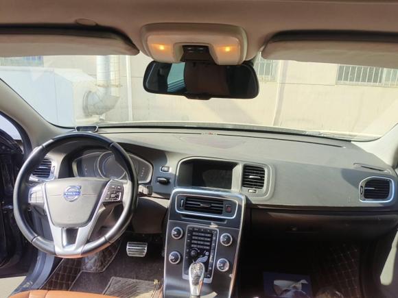 [武汉·鄂A] 二手沃尔沃沃尔沃S602015款 S60L T5 智驭版