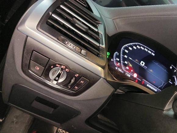 [常州·苏D] 二手宝马宝马X32022款 xDrive30i 领先型 M曜夜套装