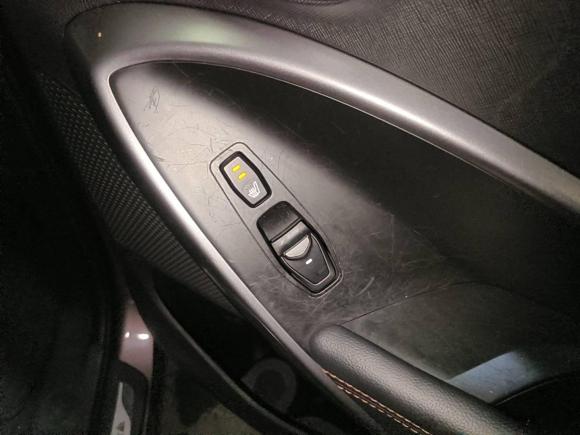 [上海·沪D] 二手现代胜达2013款 2.0T 自动四驱顶级型