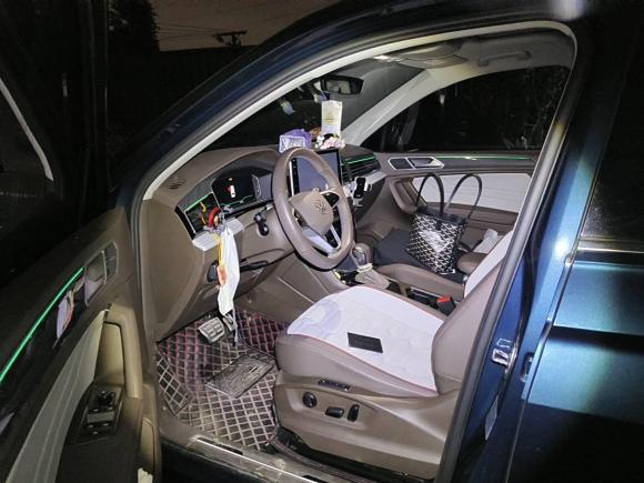 [上海·沪D] 二手大众途观L2023款 330TSI 自动两驱R-Line旗舰版