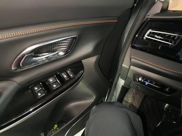 [广州·粤E] 二手长安欧尚长安欧尚X7 PLUS2022款 1.5T 蓝鲸版自动尊享型 7座