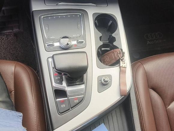 [青岛·鲁U] 二手奥迪奥迪Q72018款 40 TFSI 舒适型