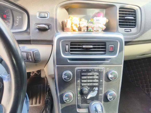 [上海·皖C] 二手沃尔沃沃尔沃S602014款 S60L 2.0T 智远版