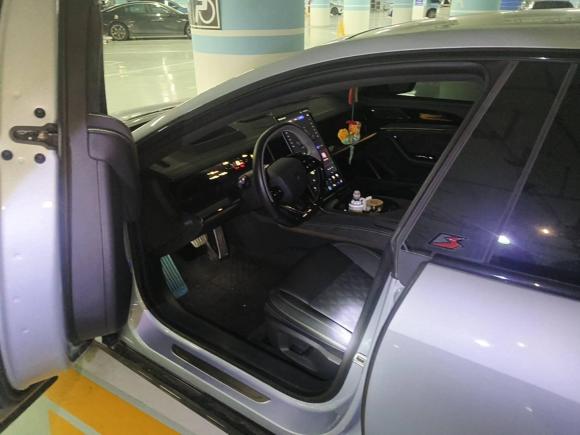 [上海·浙A] 二手哪吒汽车哪吒S2022款 纯电 650km 四驱耀世版