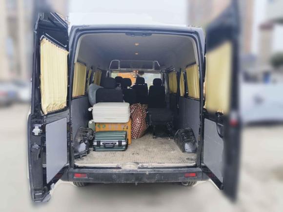 [成都·川G] 二手上汽大通MAXUS新途V802024款 傲运通 6MT 短轴中顶147Ps 7/8/9座