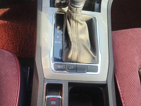 [青岛·鲁U] 二手荣威荣威RX52020款 20T 自动4G互联超越版