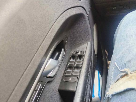 [杭州·浙A] 二手路虎揽胜极光2015款 2.0T 五门智耀版