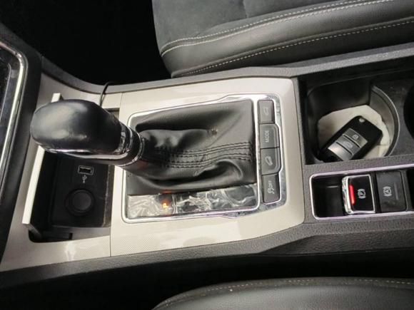 [上海·沪A] 二手荣威荣威RX5新能源2017款 eRX5 50T 混动互联尊荣旗舰版