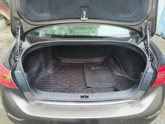 [无锡·苏B] 二手英菲尼迪英菲尼迪Q502014款 2.0T 豪华版