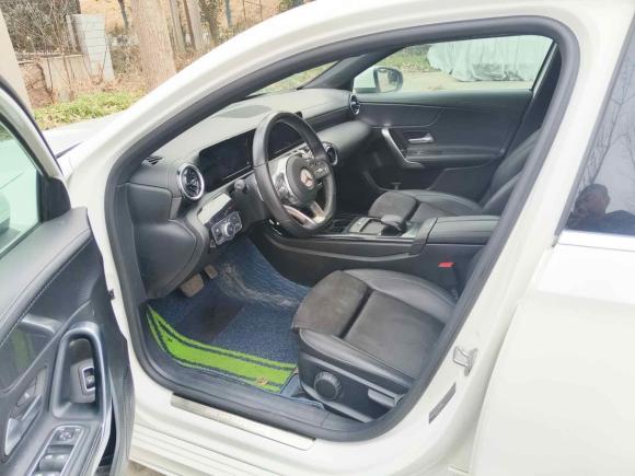 [西安·陕U] 二手奔驰奔驰A级2019款 A 180 L 运动轿车