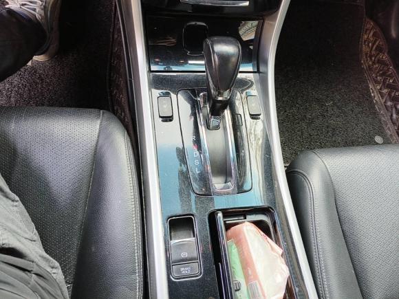 [成都·川A] 二手本田雅阁2016款 2.0L 精英版