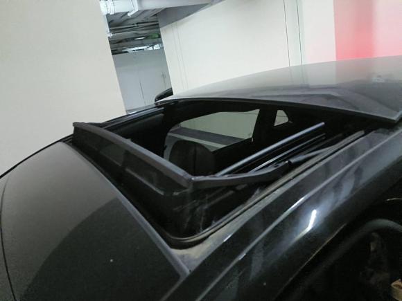 [广州·粤E] 二手奔驰奔驰E级2021款 E 300 L 运动豪华型