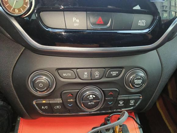 [上海·沪C] 二手Jeep自由光2019款 2.0T 两驱智享版 国V