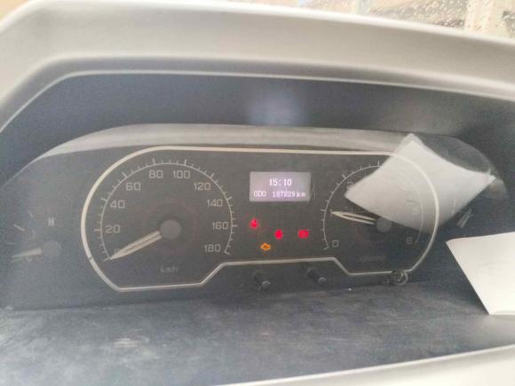 [南京·苏A] 二手上汽大通MAXUS新途V802017款 2.5T 6挡手动傲运通国V长轴中顶5座