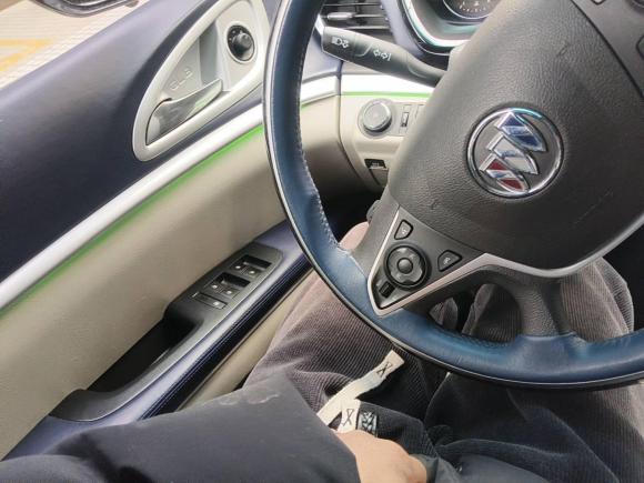 [上海·沪B] 二手别克别克GL82021款 陆上公务舱 652T 舒适型