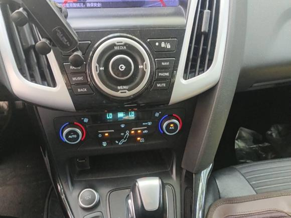 [青岛·鲁U] 二手福特福克斯2018款 三厢经典 EcoBoost 125 自动超能风尚型智行版