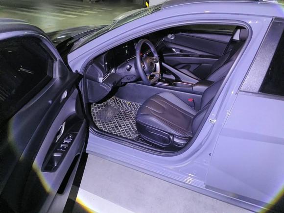 [无锡·苏B] 二手现代伊兰特2022款 1.5L CVT GLX精英版