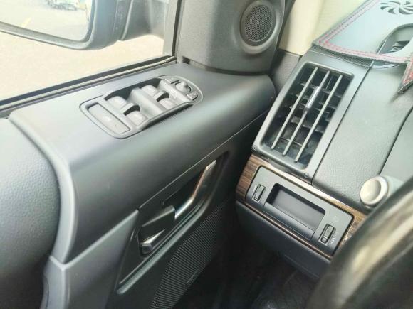 [上海·沪A] 二手路虎神行者22013款 2.2T SD4 SE柴油版