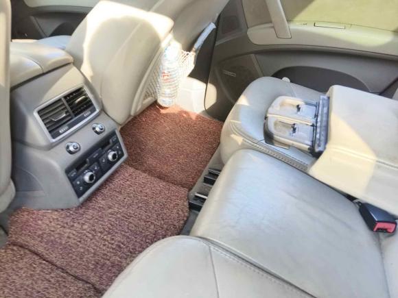 [上海·沪D] 二手奥迪奥迪Q72012款 3.0 TFSI 技术型(200kW)
