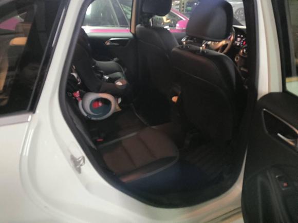 [上海·沪B] 二手奔驰奔驰B级2015款 B 200 动感型