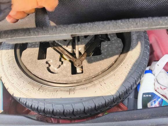 [上海·皖A] 二手奇瑞瑞虎72016款 2.0L CVT耀目版