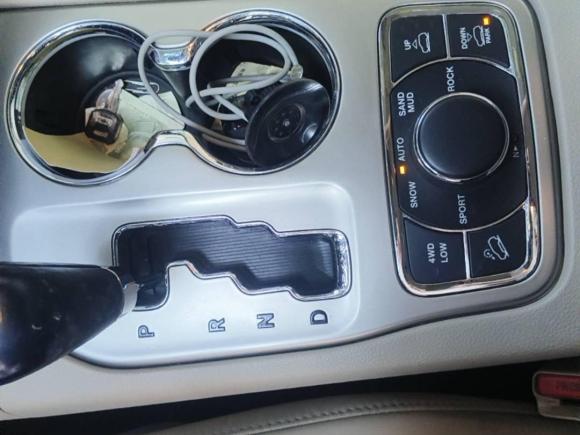 [深圳·粤B] 二手Jeep大切诺基2011款 3.6L 豪华导航版