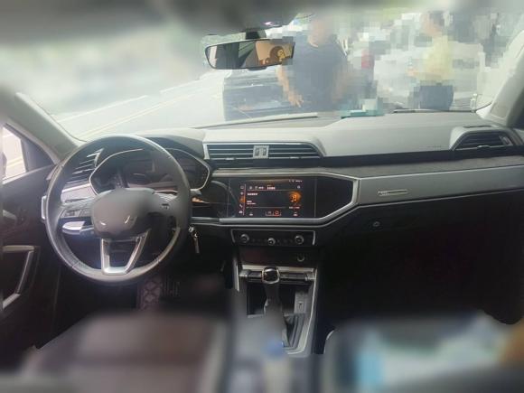 [武汉·鄂A] 二手奥迪奥迪Q32021款 35 TFSI 进取动感型