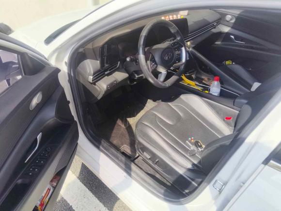 [深圳·苏E] 二手现代伊兰特2021款 1.5L CVT LUX尊贵版