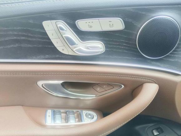 [深圳·粤B] 二手奔驰奔驰E级新能源2022款 改款三 E 350 e L 插电式混合动力运动轿车